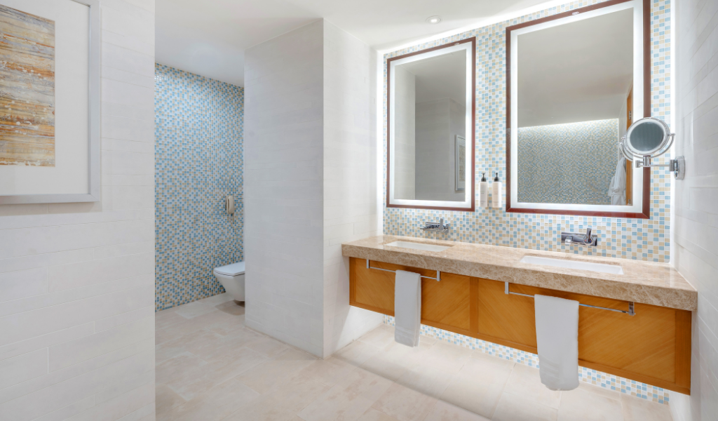 Classic Suite at Swissotel Al Ghurair