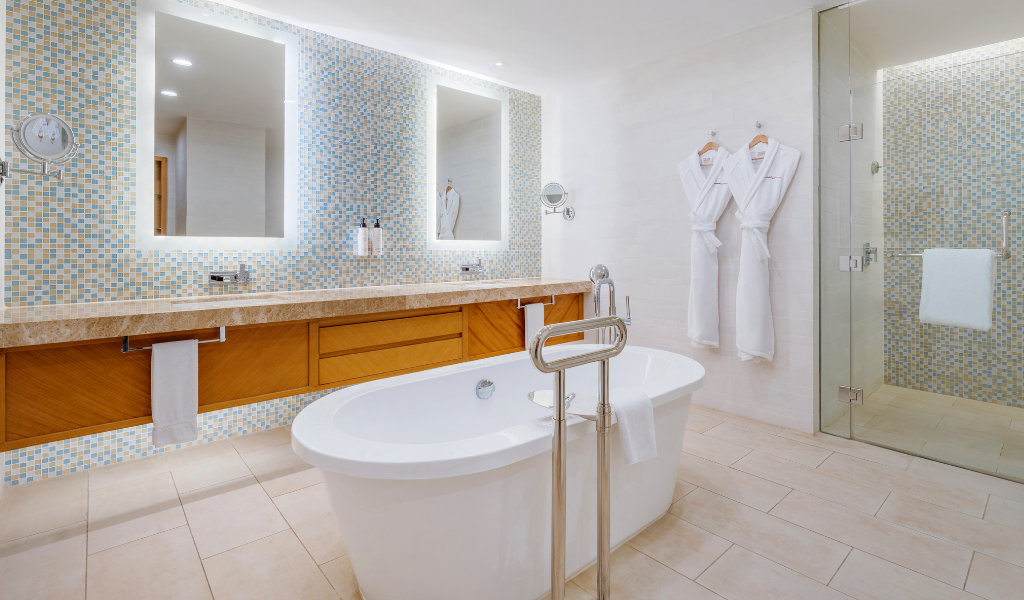 Corner Suite at Swissotel Al Ghurair